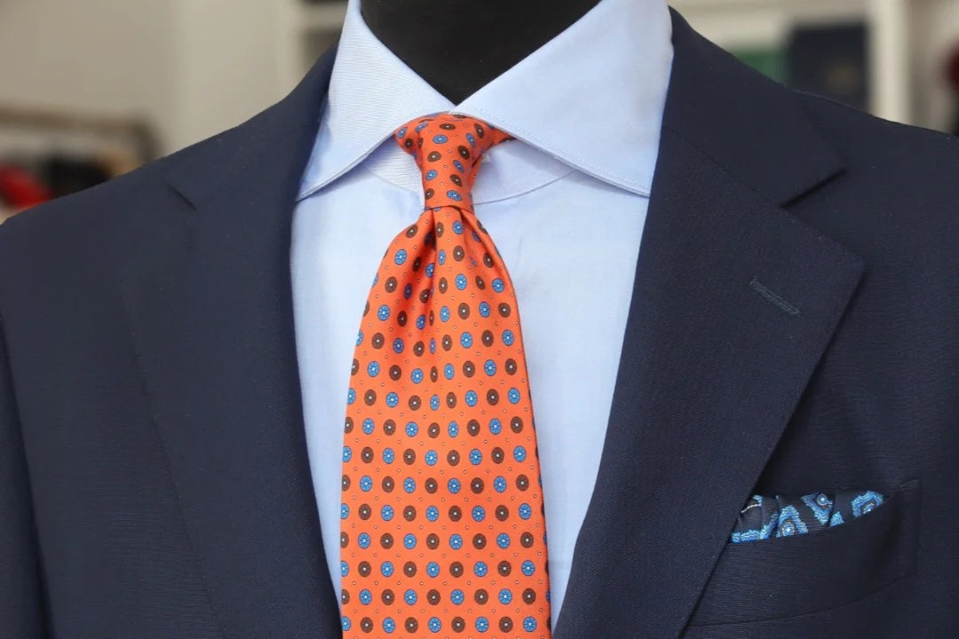 10 Stylish Navy Blue Suit, Shirt And Tie Combinations