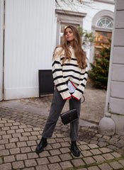 Ariba sweater with lines